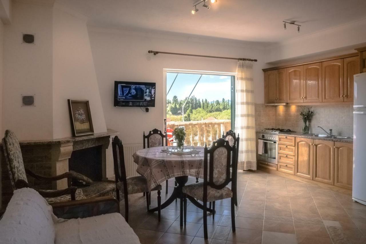 Апартаменти Modern Flat With Beautiful Views In South Of Corfu Лефкіммі Екстер'єр фото
